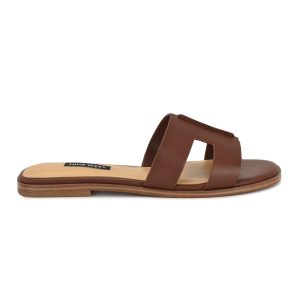 Giny Slip-On Flat Sandals